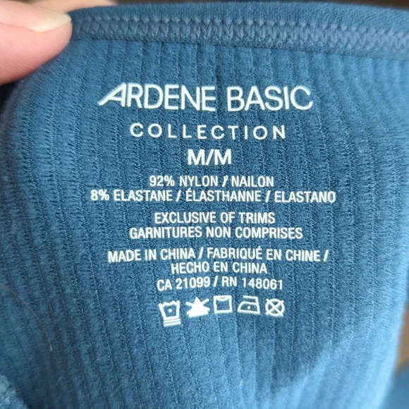 Crop Top - Picture 4 of 5